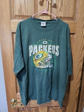 Green Bay Packers Graphic Tee - Green & Gold Vintage